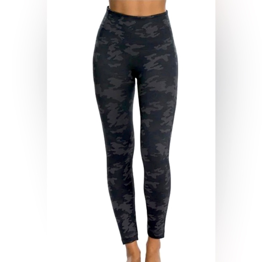SPANX Women’s L Large 12-14 Look at Me Now Seamless Leggings Black Camo FL3515